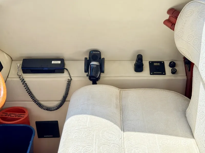 Slide: The Image of Birchwood Challenger 450 Flybridge 1999 - 6564917