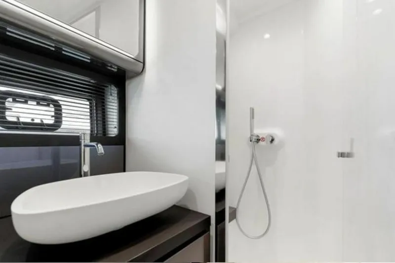 Slide: The Image of Azimut 42 Verve 2023 - 6520026