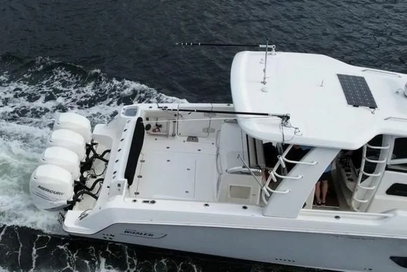Slide: The Image of Boston Whaler 420 Outrage 2020 - 6520099