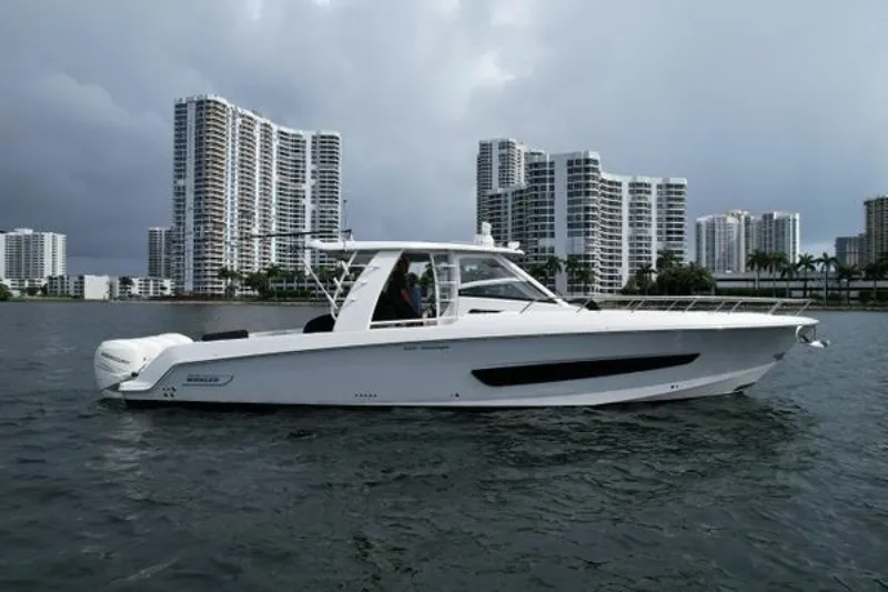 Slide: The Image of Boston Whaler 420 Outrage 2020 - 6520093