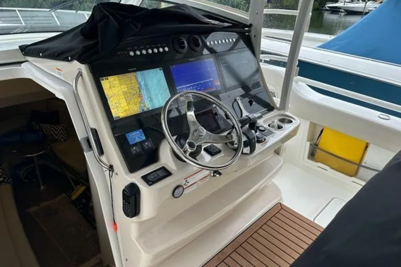 Slide: The Image of Boston Whaler 420 Outrage 2020 - 6520110