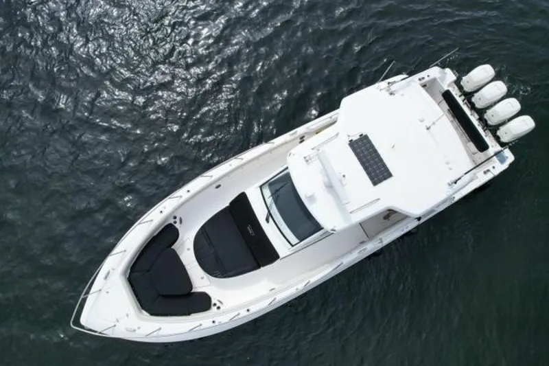 Slide: The Image of Boston Whaler 420 Outrage 2020 - 6520094
