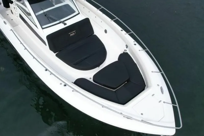 Slide: The Image of Boston Whaler 420 Outrage 2020 - 6520097