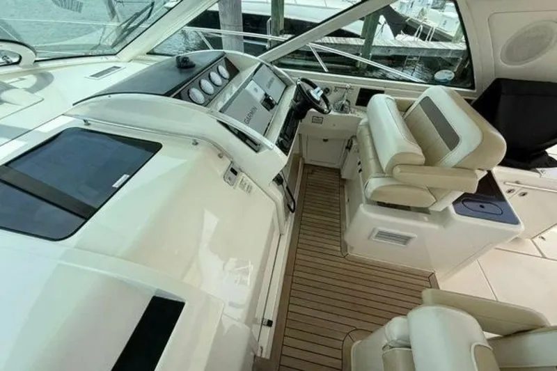 Slide: The Image of Sea Ray 450 Sundancer 2012 - 6520151