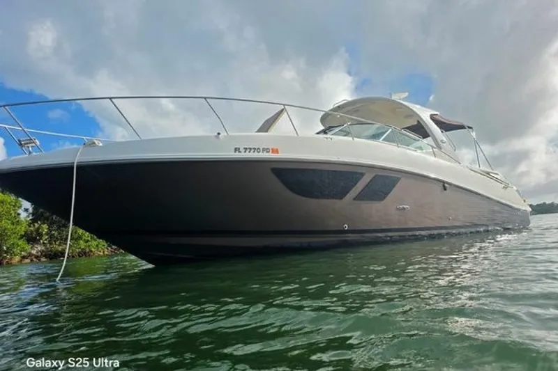 Slide: The Image of Sea Ray 370 Sundancer 2010 - 6520212
