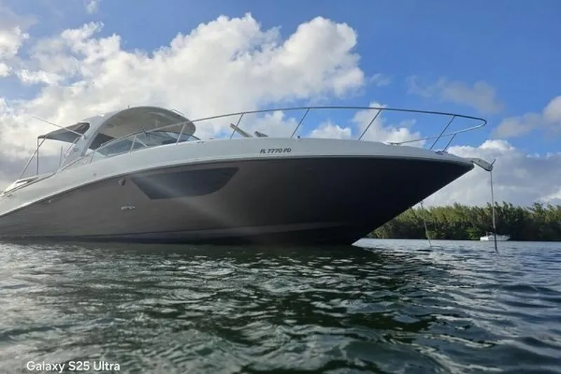 Slide: The Image of Sea Ray 370 Sundancer 2010 - 6520222