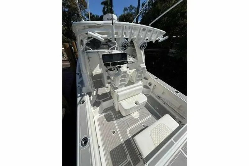 Slide: The Image of Hydra-Sports Vector 3500 VX 2010 - 6520371
