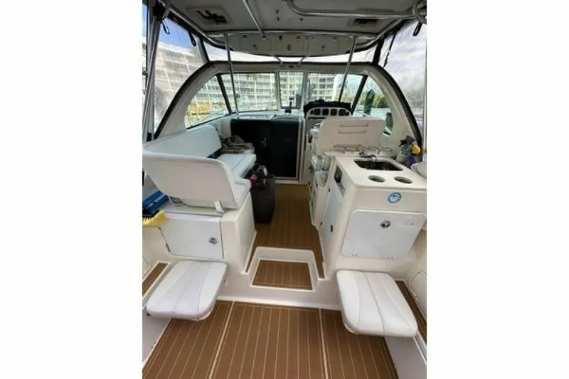 Slide: The Image of Pursuit OS 335 Offshore 2008 - 6520445