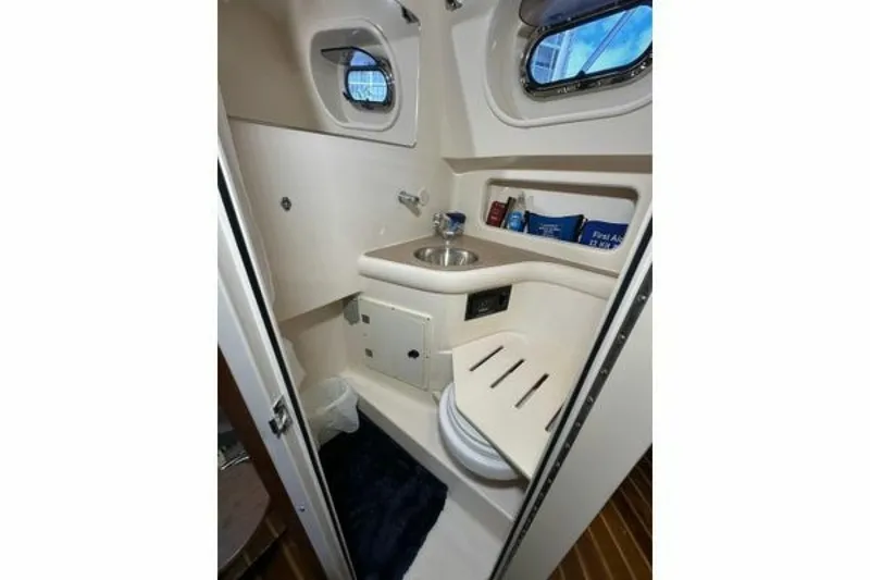 Slide: The Image of Pursuit OS 335 Offshore 2008 - 6520459