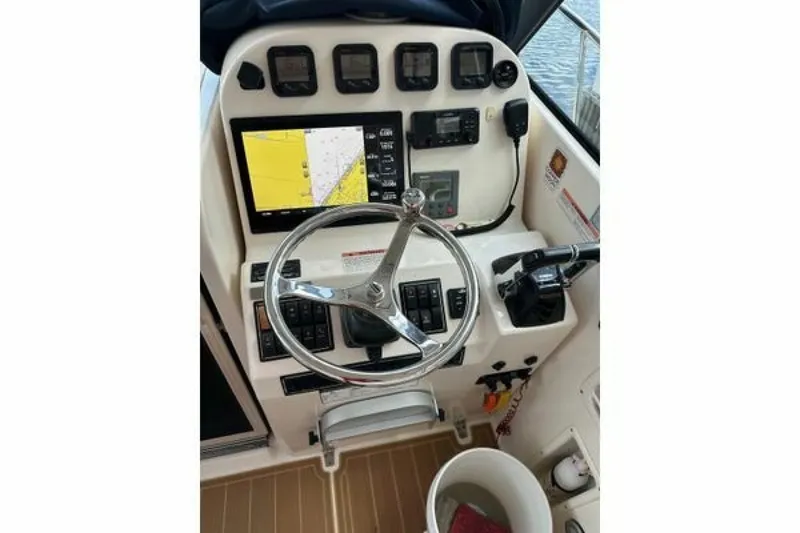 Slide: The Image of Pursuit OS 335 Offshore 2008 - 6520450