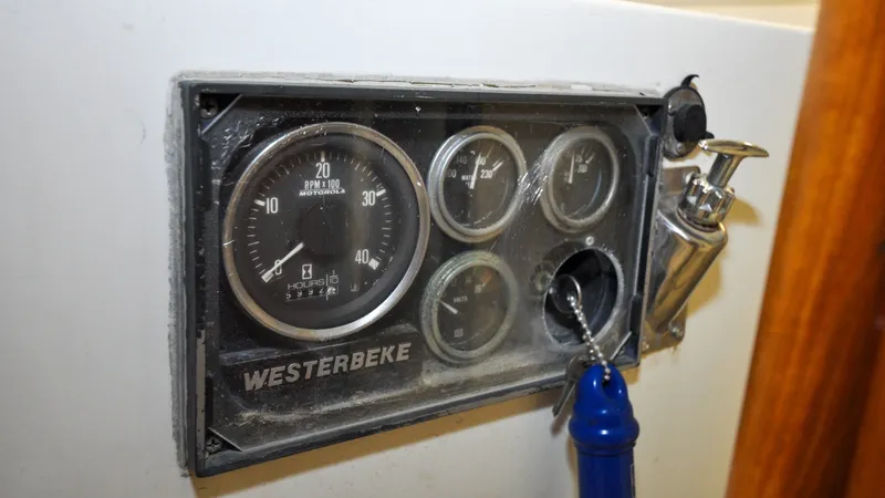 Slide: The Image of 1984 Bristol 41.1 | Petrel Engine panel on Petrel. - 6523061