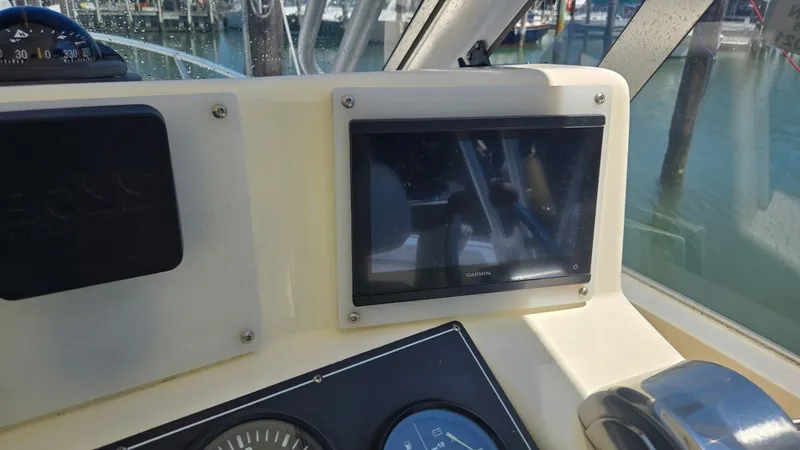 Slide: The Image of Albemarle 280 Express Fisherman 2000 - 6534974