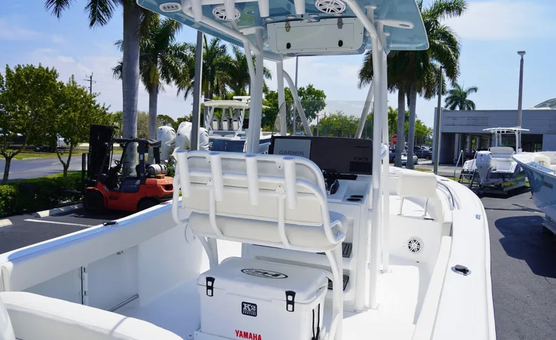 Slide: The Image of Sea Hunt Ultra 229 2026 - 6535425