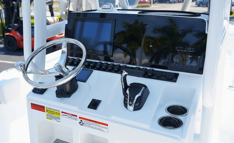 Slide: The Image of Sea Hunt Ultra 229 2026 - 6535428