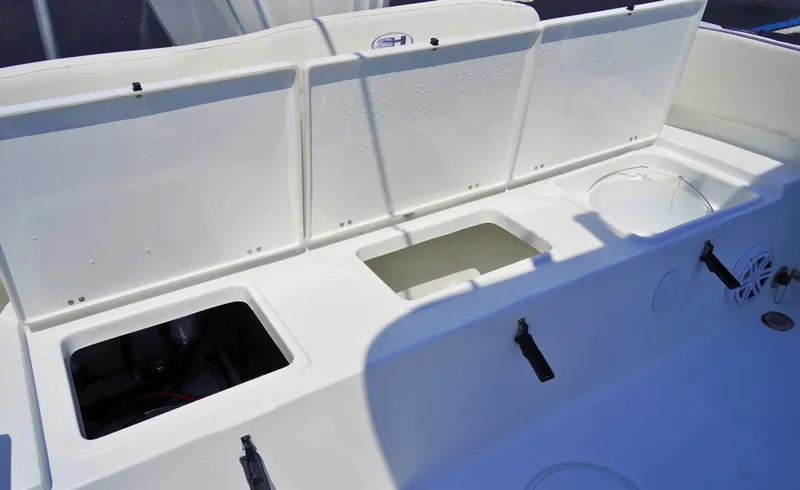 Slide: The Image of Sea Hunt Ultra 229 2026 - 6535440