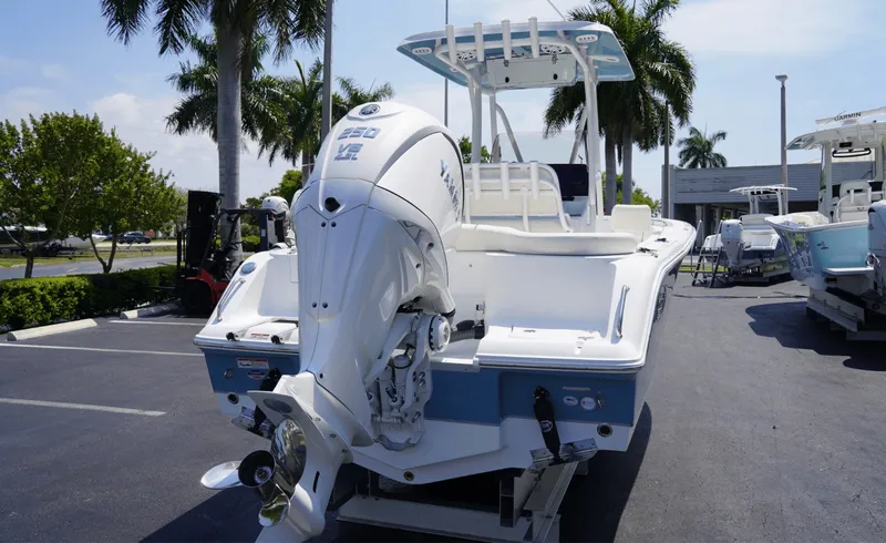 Slide: The Image of Sea Hunt Ultra 229 2026 - 6535417