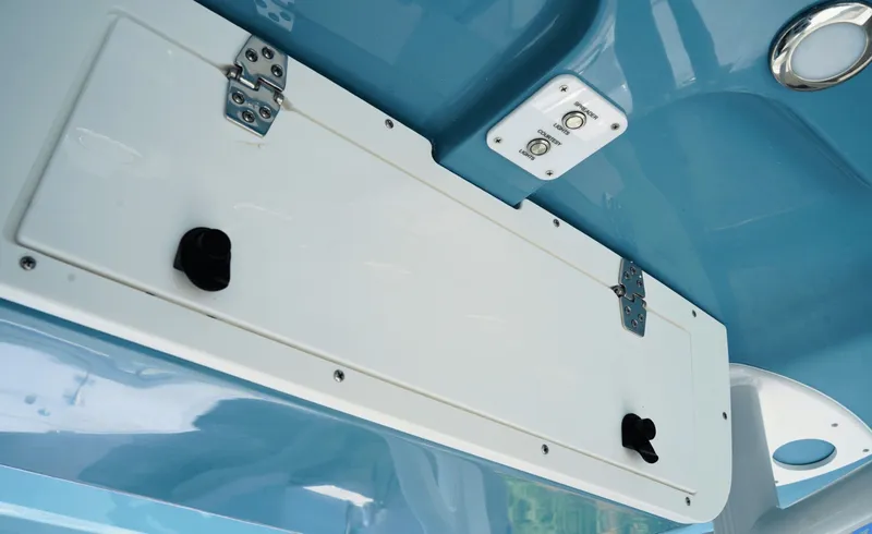 Slide: The Image of Sea Hunt Ultra 229 2026 - 6535434