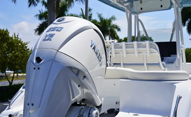 Slide: The Image of Sea Hunt Ultra 229 2026 - 6535419