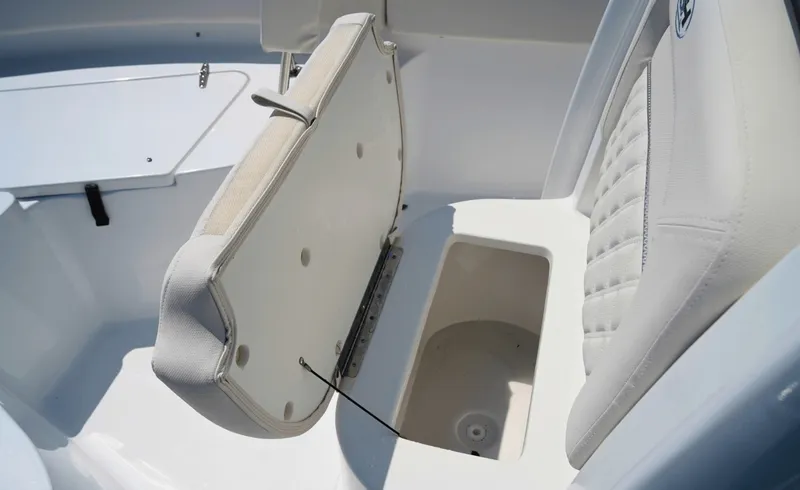 Slide: The Image of Sea Hunt Ultra 229 2026 - 6535449