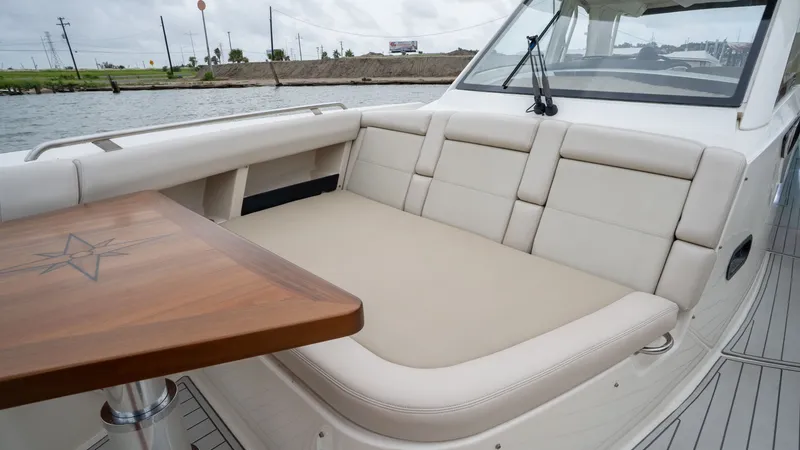 Slide: The Image of Boston Whaler 350 Realm 2019 - 6546668