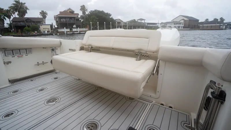 Slide: The Image of Boston Whaler 350 Realm 2019 - 6546651