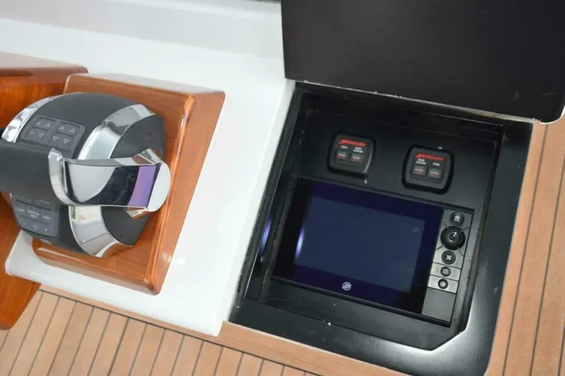 Slide: The Image of Mercury Controls, Start Stops And Display Panel - 6536001