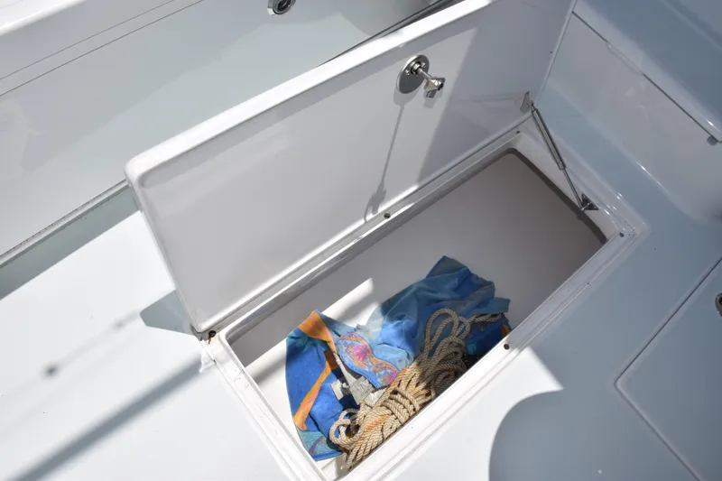 Slide: The Image of Portside Under Deck Fish Box - 6551206