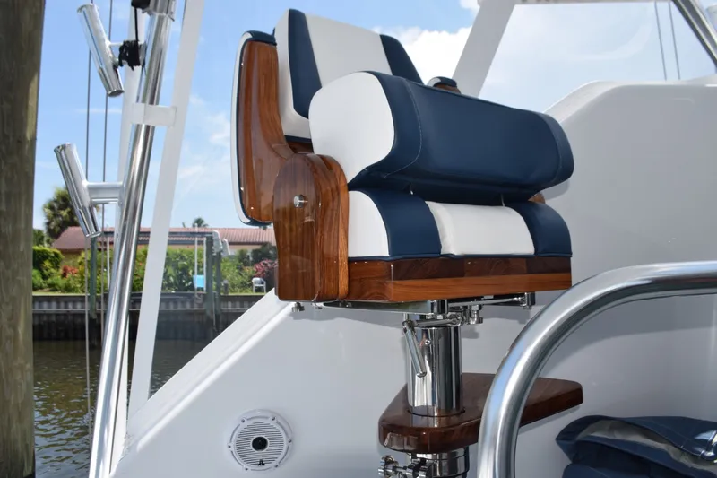 Slide: The Image of Helm Companion Seat - 6551149