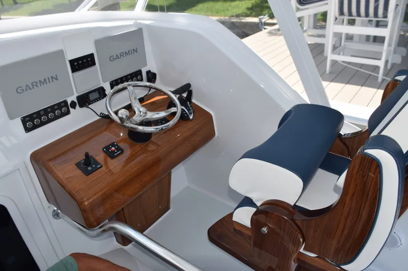 Slide: The Image of Helm Console With Seat Bolster Raised - 6551145