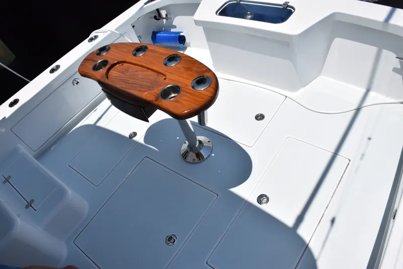 Slide: The Image of Non Skid Cockpit Deck With Transom Live Bait Well - 6551212