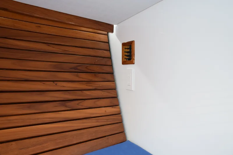 Slide: The Image of AC Duct Into Berth Area And Teak Hull Side Cladding - 6551369