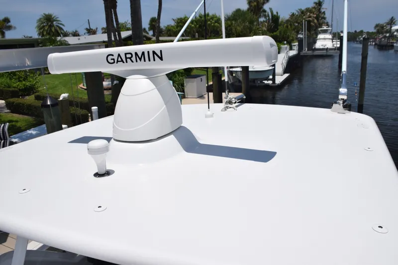 Slide: The Image of Garmin 12kW radar with four-foot array - 6551244
