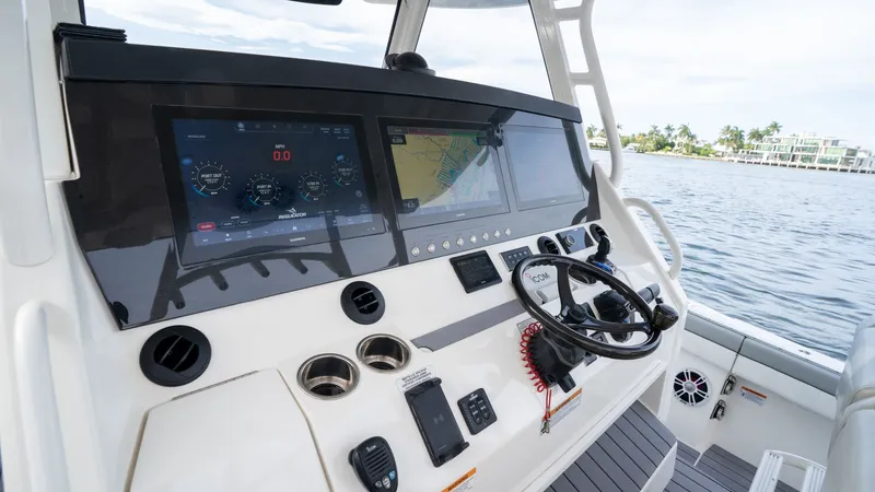 Slide: The Image of Regulator Marine 41 2022 - 6552332