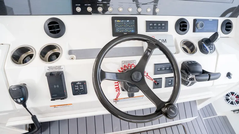 Slide: The Image of Regulator Marine 41 2022 - 6552335