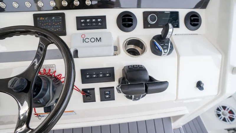 Slide: The Image of Regulator Marine 41 2022 - 6552336