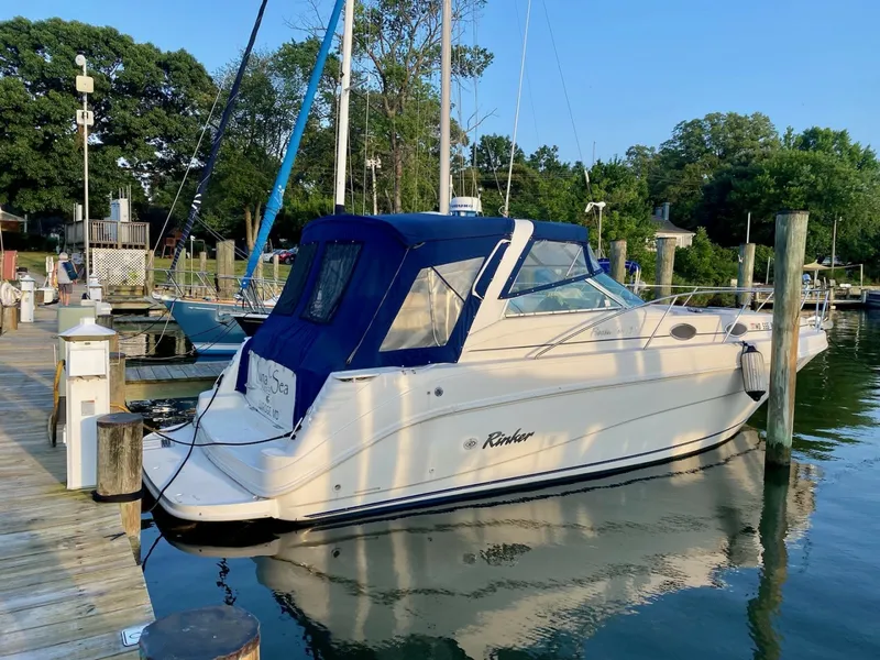The Image of Rinker 330 Fiesa Vee 2000 - undefined