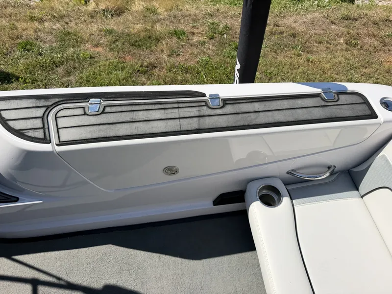 Slide: The Image of Correct Craft Ski Nautique 200 OB 2011 - 6536646