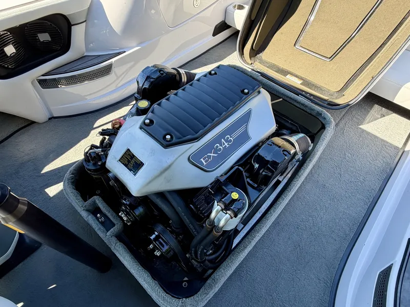 Slide: The Image of Correct Craft Ski Nautique 200 OB 2011 - 6536639