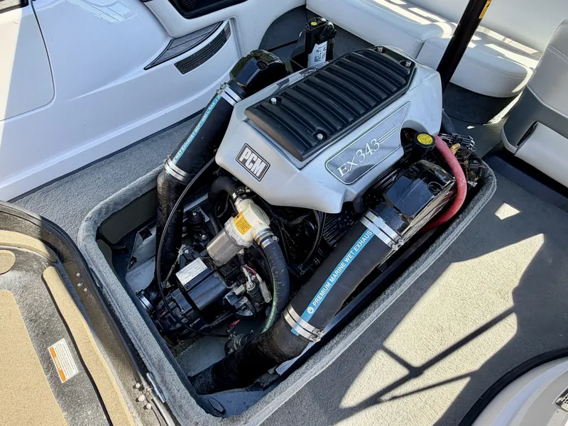 Slide: The Image of Correct Craft Ski Nautique 200 OB 2011 - 6536642
