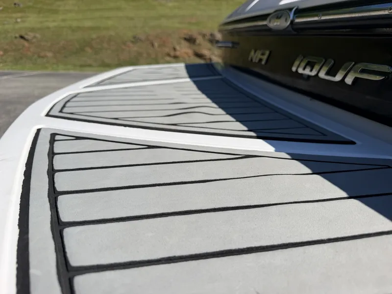 Slide: The Image of Correct Craft Ski Nautique 200 OB 2011 - 6536662