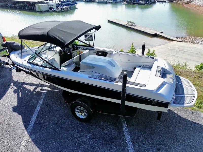 Slide: The Image of Correct Craft Ski Nautique 200 OB 2011 - 6536581