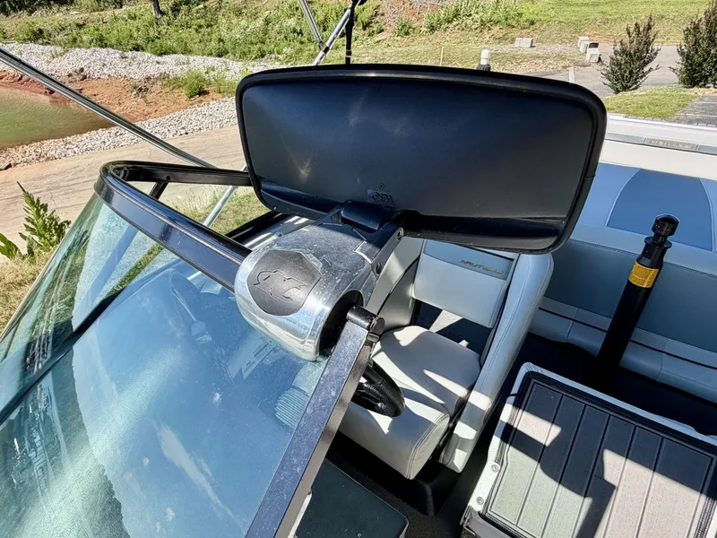 Slide: The Image of Correct Craft Ski Nautique 200 OB 2011 - 6536635