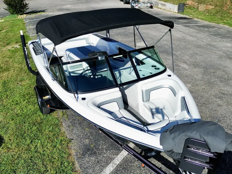 Slide: The Image of Correct Craft Ski Nautique 200 OB 2011 - 6536589