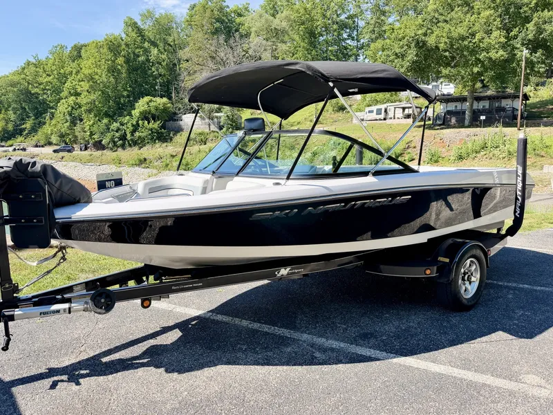 Slide: The Image of Correct Craft Ski Nautique 200 OB 2011 - 6536591