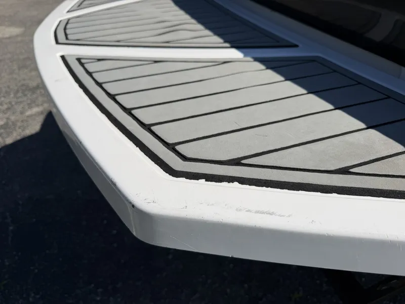 Slide: The Image of Correct Craft Ski Nautique 200 OB 2011 - 6536661