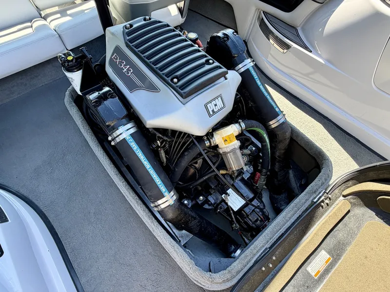 Slide: The Image of Correct Craft Ski Nautique 200 OB 2011 - 6536641