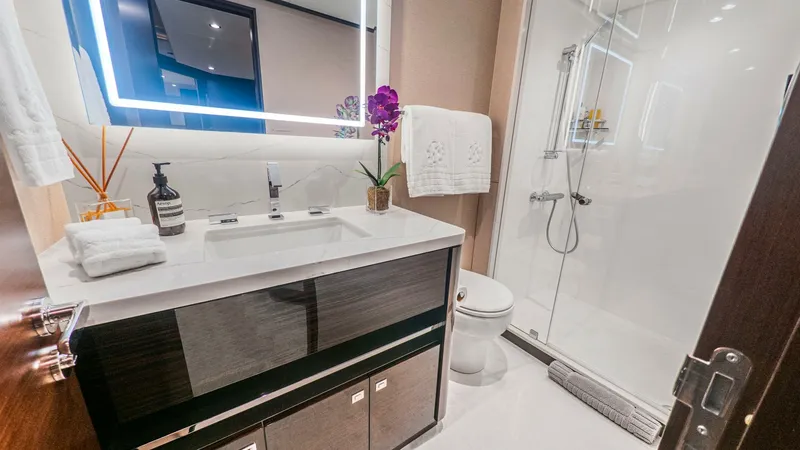 Slide: The Image of Galati-LONESTAR-Staterooms18 - 6536833