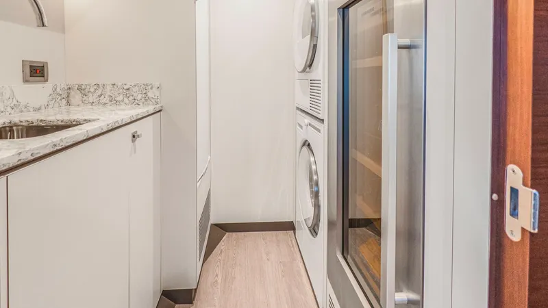 Slide: The Image of Galati-LONESTAR-GymLaundry4 - 6536841