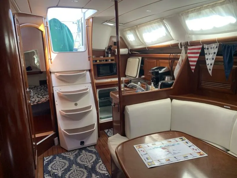 Slide: The Image of 2004 Beneteau Oceanis 393 - 6548911
