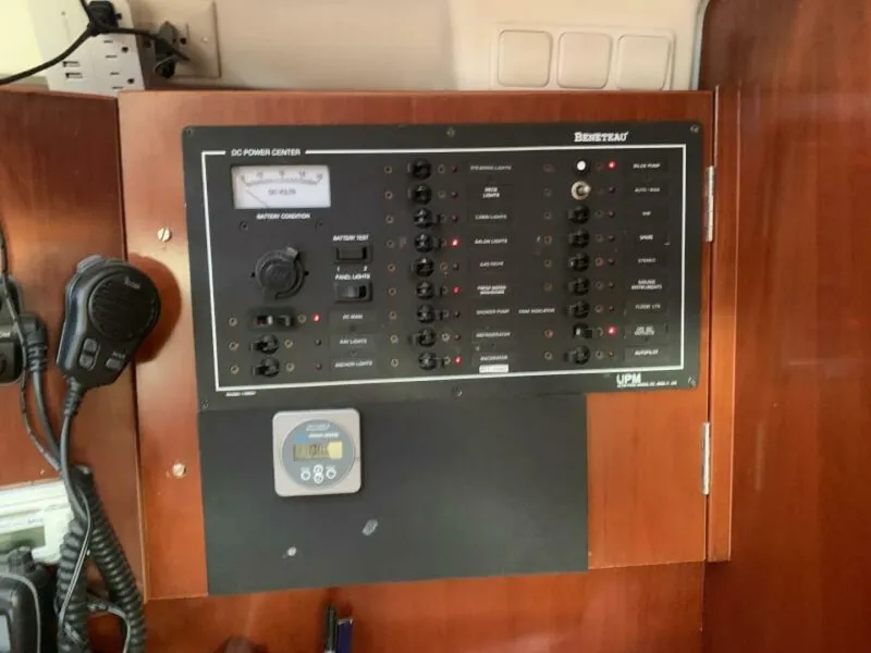 Slide: The Image of 2004 Beneteau Oceanis 393 - 6548913